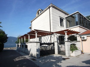 בית במונטנגרו, קוטור, ריסאן — חיפוש נדל"ן מפרטי ומקבלן GEOLN.COM. תמונה 3