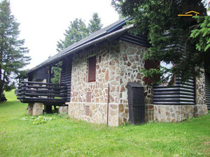 山中的房子，在斯洛文尼亚的郊区，斯洛文尼亚科尼察 — 来自开发商和业主的房地产搜索引擎 GEOLN.COM. 照片 2