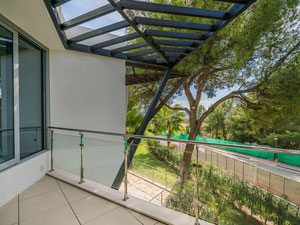 تاون هاوس غرفتين نوم 350 متر مربع في سييرا بلانكا ، إسبانيا — ابحث عن عقار قيد الإنشاء أو عقار معاد بيعه مباشرة من المطورين والملاك GEOLN.COM. صورة فوتوغرافية 4