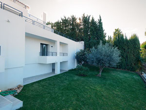 Villa 4 bedrooms 230 m² in Nueva Andalucia, Spain — Find off-plan property or real estate resale directly from developers and owners GEOLN.COM. Photo 9