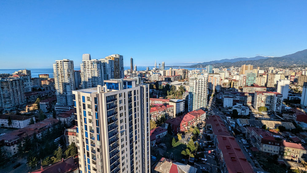 在巴图米25层出售公寓！ — 来自开发商和业主的房地产搜索引擎 GEOLN.COM. 照片 1