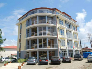 İlk sahil şeridindeki otel — Sahiplerden yada inşaatcilardan mülkiyet arama GEOLN.COM. Fotoğraf 2