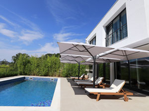 Nieruchomości w ATTRACTIVE NEW DEVELOPMENT ON THE ISLAND OF KRK — spójrz na wyszukiwarkę nieruchomości GEOLN.COM. Zdjęcie 4