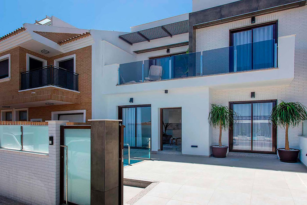 联排别墅 3 卧室 108 平方米，位于西班牙圣佩德罗德尔皮纳塔尔 — 来自开发商和业主的房地产搜索引擎 GEOLN.COM. 照片 1