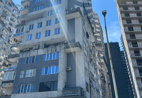 Продаётся  чёрный каркас в Батуми 