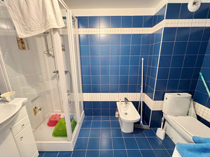 იყიდება ბინა პლაჟებთან ახლოს, ქალაქის ცენტრთან — უძრავი ქონების ყიდვა და მფლო ბელებისგან GEOLN.COM. ფოტო 10