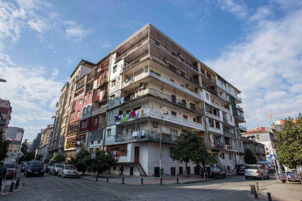 巴统待售三房公寓 — 来自开发商和业主的房地产搜索引擎 GEOLN.COM. 照片 1