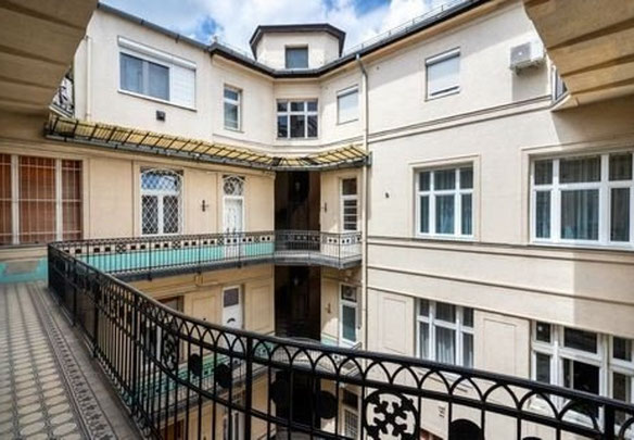 Hungary. Budapest. Apartment in excellent condition, 190m2, in the center.