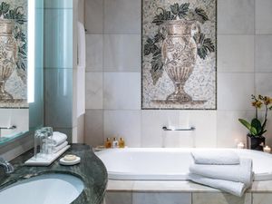 房地产在 Palazzo Versace — look at the real estate search engine GEOLN.COM. 照片 7