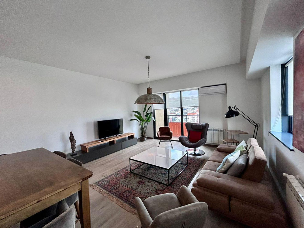 Продається квартира — Пошуковик нерухомості від забудовників і власників GEOLN.COM. Фото 1