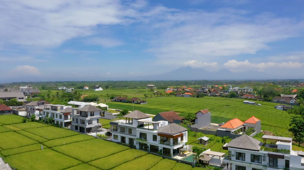 Real estate in Ombak Dua — look at the real estate search engine GEOLN.COM. Photo 1