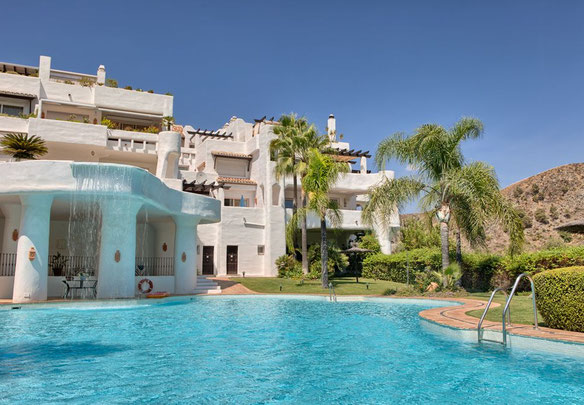 Penthouse 3 bedrooms 196 m² in La Quinta, Spain