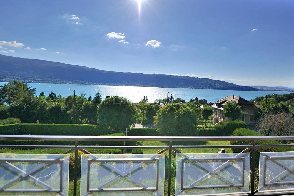 公寓在法国，Veyrier-du-Lac — 来自开发商和业主的房地产搜索引擎 GEOLN.COM. 照片 1