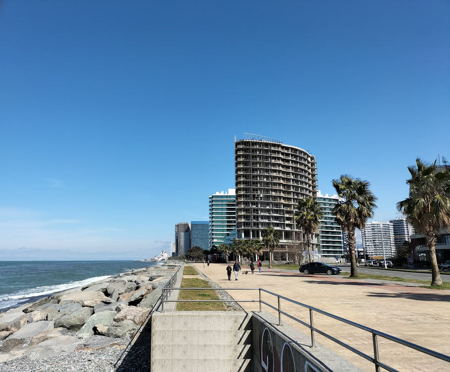 在巴统出售公寓 — 来自开发商和业主的房地产搜索引擎 GEOLN.COM. 照片 1