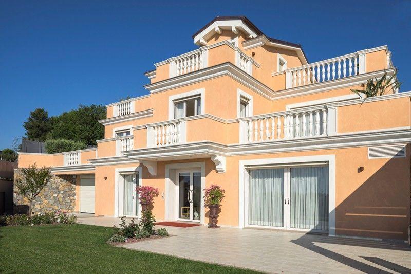 Вилла в Италии, Империя — Поисковик недвижимости от застройщиков и собственников GEOLN.COM. Фото 1