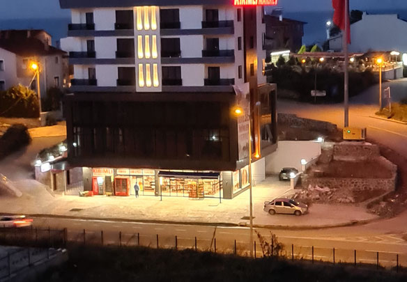 Edificio junto al mar cerca de Ordu