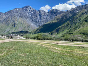 土地出售在 Stepantsminda 2054 m2 — 来自开发商和业主的房地产搜索引擎 GEOLN.COM. 照片 4