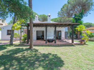 Villa 3 bedrooms 170 m² in Elviria, Spain — Find off-plan property or real estate resale directly from developers and owners GEOLN.COM. Photo 2