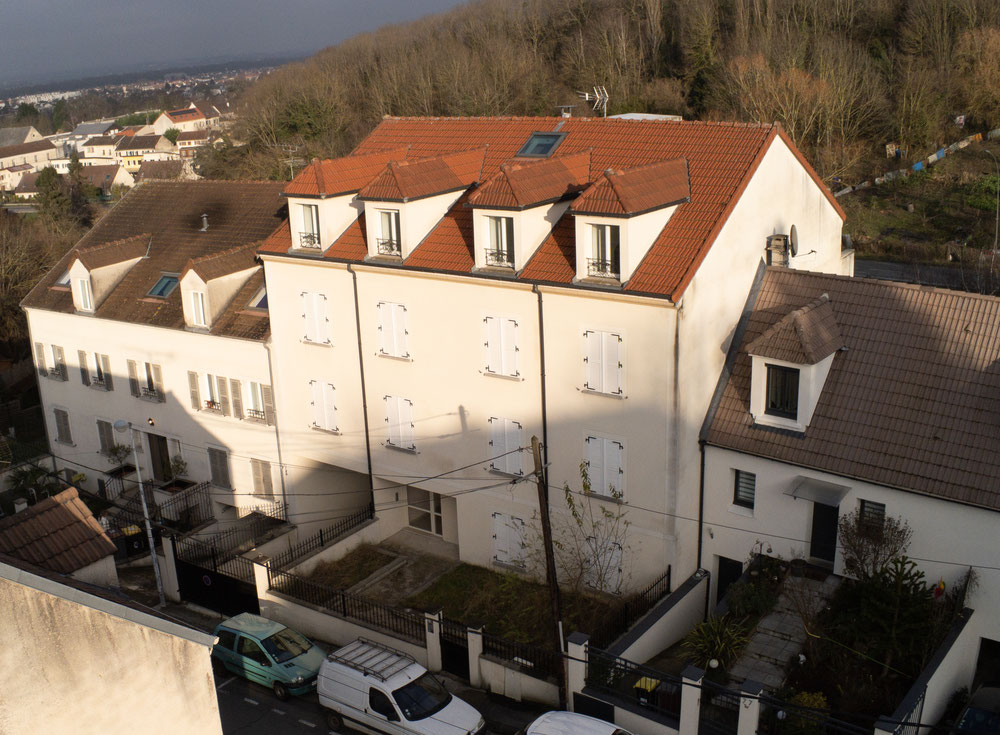 Многоквартирный жилой дом в пригороде Парижа — Поисковик недвижимости от застройщиков и собственников GEOLN.COM. Фото 1