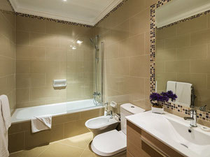 位于葡萄牙拉各斯海边的大城市别墅 — 来自开发商和业主的房地产搜索引擎 GEOLN.COM. 照片 5