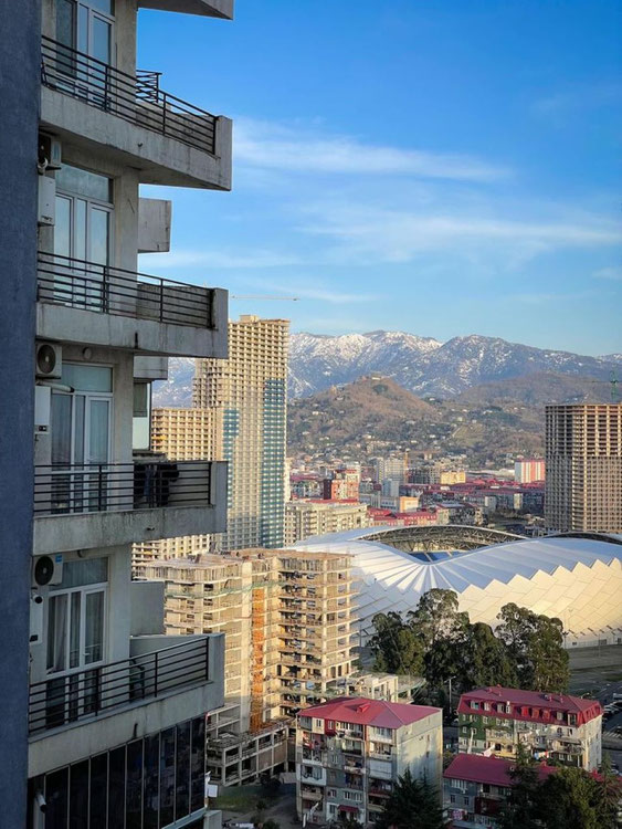 ბინა ზღვის ხედით — უძრავი ქონების ყიდვა და მფლო ბელებისგან GEOLN.COM. ფოტო 1