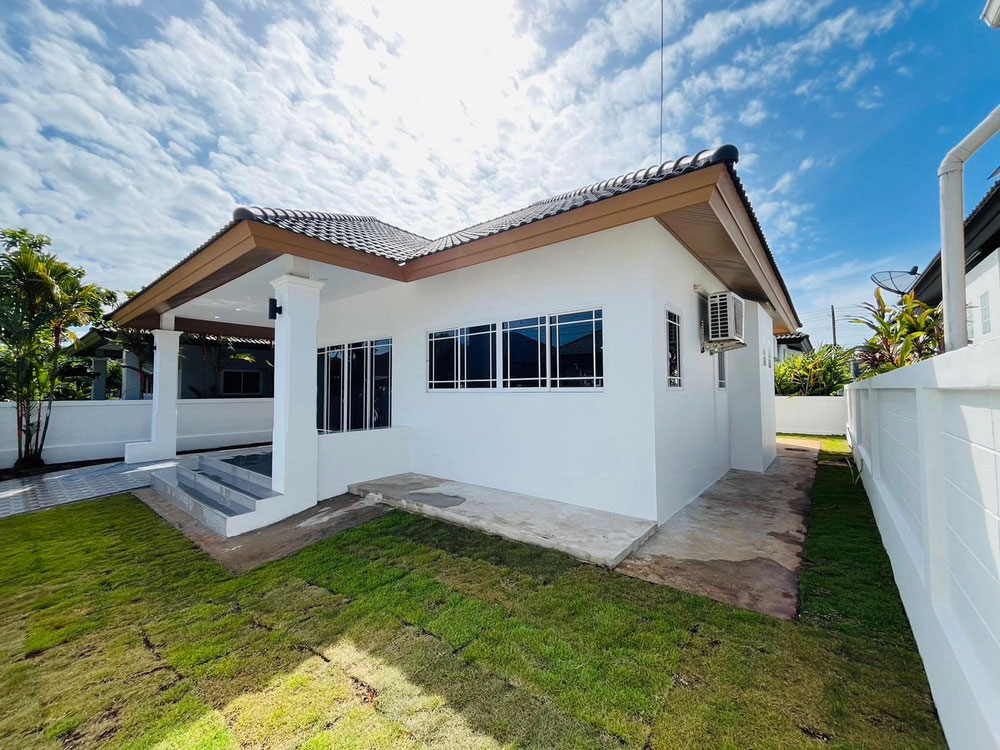 Casa espaciosa en venta — Encuentre propiedades fuera del plan o reventa de bienes inmuebles directamente de desarrolladores y propietarios GEOLN.COM. Foto 1