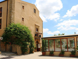 旅馆（旅馆）在山上，在郊区，在意大利，西西里岛，恩纳的森林里 — 来自开发商和业主的房地产搜索引擎 GEOLN.COM. 照片 2