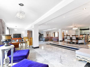 Villa en la montaña, en el campo, en las afueras, junto al mar en España, Andalucía, Marbella — Encuentre propiedades fuera del plan o reventa de bienes inmuebles directamente de desarrolladores y propietarios GEOLN.COM. Foto 7