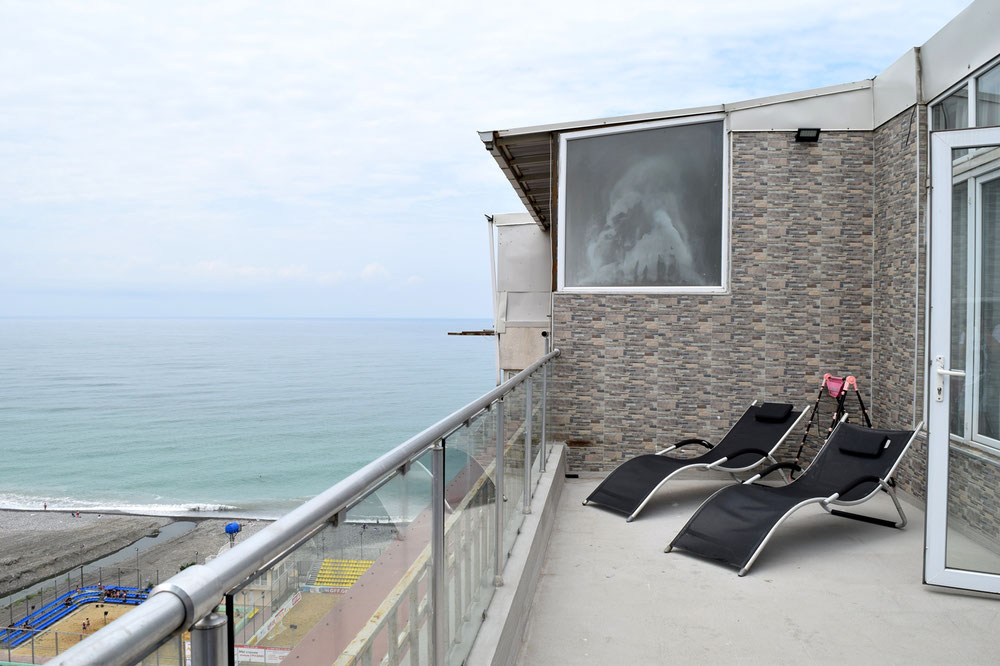 海边带露台的公寓 — 来自开发商和业主的房地产搜索引擎 GEOLN.COM. 照片 1