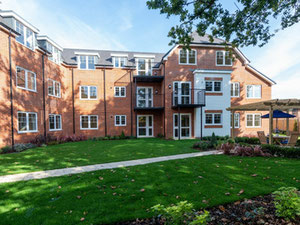 房地产在 Wessex Lodge — look at the real estate search engine GEOLN.COM. 照片 2