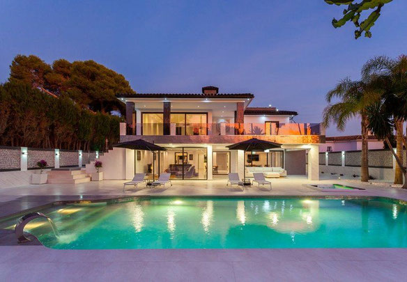 ვილა 5 საძინებელი 479 მ² ლოს მონტეროსში, ესპანეთში