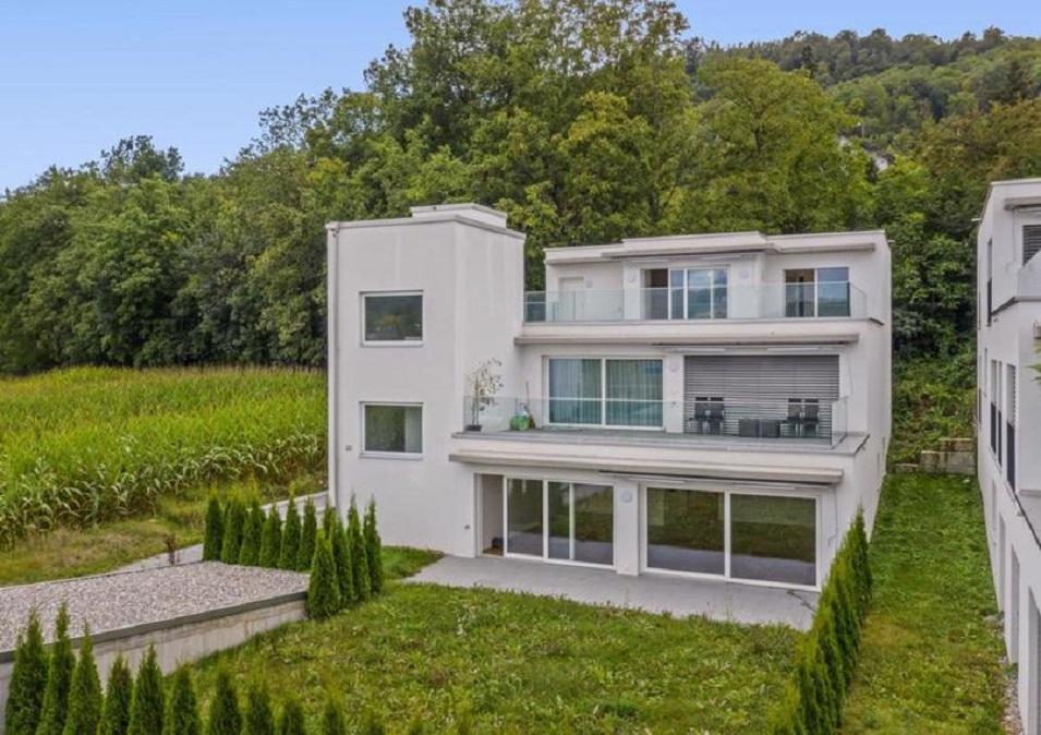 عقار للبيع في Umgeben von Grun — انظر إلى محرك البحث العقاري GEOLN.COM. صورة فوتوغرافية 1