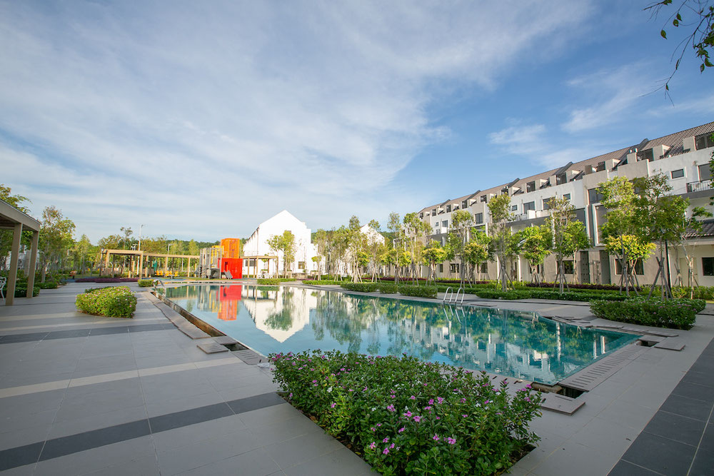 Real estate in Monet Garden — look at the real estate search engine GEOLN.COM. Photo 1