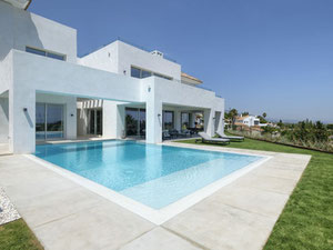 Villa 5 bedrooms 650 m² in El Paraiso, Spain — Find off-plan property or real estate resale directly from developers and owners GEOLN.COM. Photo 2