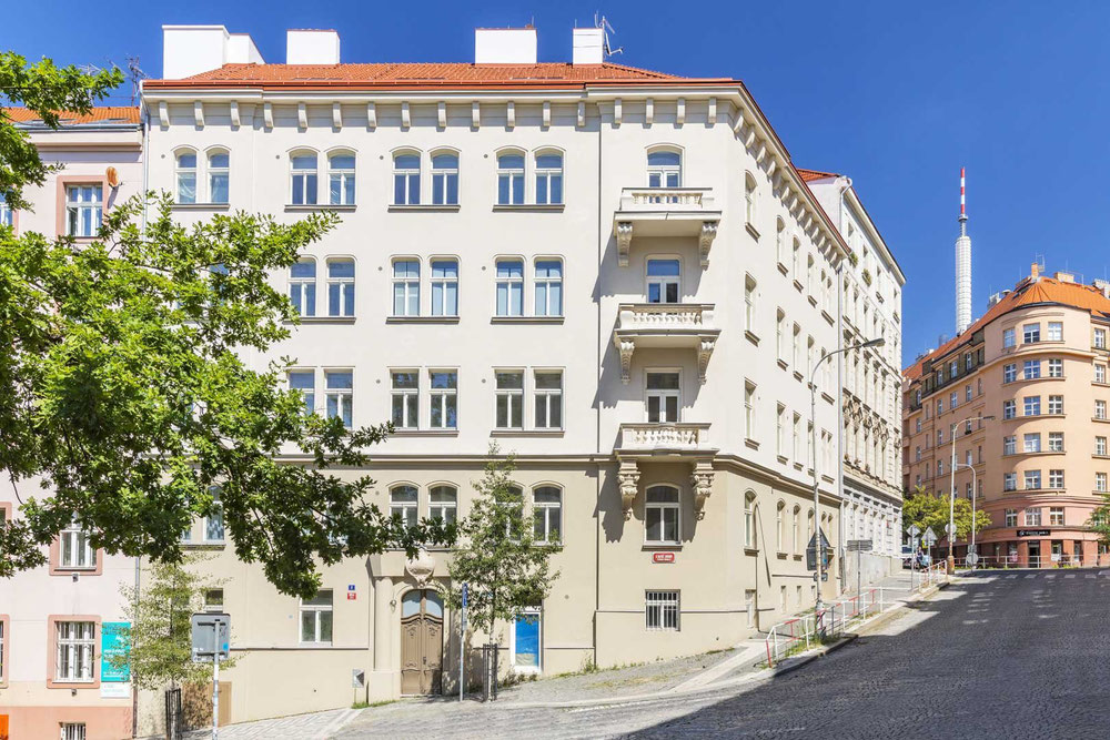 içindeki mülkiyet U Rajske zahrady 2 — emlak arama motoru GEOLN.COM'a bakın. Fotoğraf 1