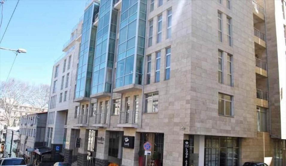 3 кімнатна квартира на Мтацминда. Квартира без посередника в Тбілісі — Пошуковик нерухомості від забудовників і власників GEOLN.COM. Фото 1