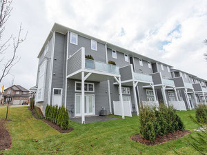 Real estate in Callingham Mews: Designer Series Towns — look at the real estate search engine GEOLN.COM. Photo 2