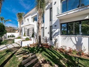 别墅 5 卧室 620 m² 在 Guadalmina Baja, 西班牙 — 来自开发商和业主的房地产搜索引擎 GEOLN.COM. 照片 13