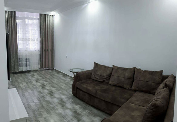 דירה ליד הים, מהבעלים