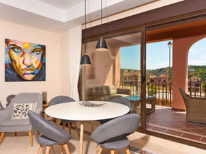 西班牙、安达卢西亚、埃斯特波纳的山区、郊区、森林中的公寓 — 来自开发商和业主的房地产搜索引擎 GEOLN.COM. 照片 7