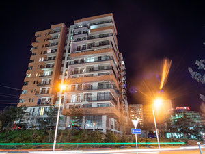 პრემიუმ კლასის  3 საძინებლიანი 110 კვ მ — უძრავი ქონების ყიდვა და მფლო ბელებისგან GEOLN.COM. ფოტო 12