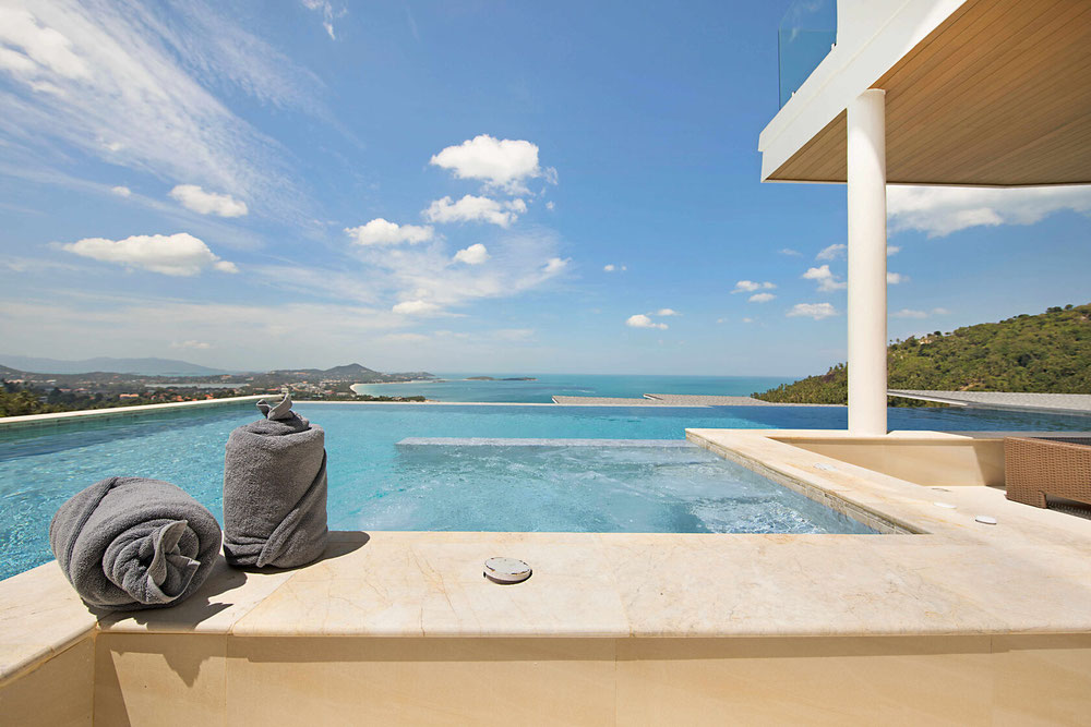 宽敞的4卧室泳池别墅，俯瞰山脉和大海 — 来自开发商和业主的房地产搜索引擎 GEOLN.COM. 照片 1