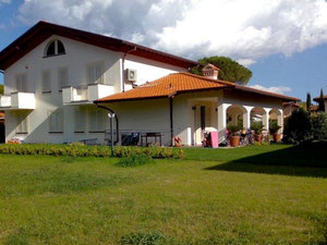 意大利海滨别墅，Forte dei Marmi — 来自开发商和业主的房地产搜索引擎 GEOLN.COM. 照片 8