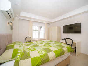 为了方便放松，别墅设有两个大露台和阳台 — 来自开发商和业主的房地产搜索引擎 GEOLN.COM. 照片 4