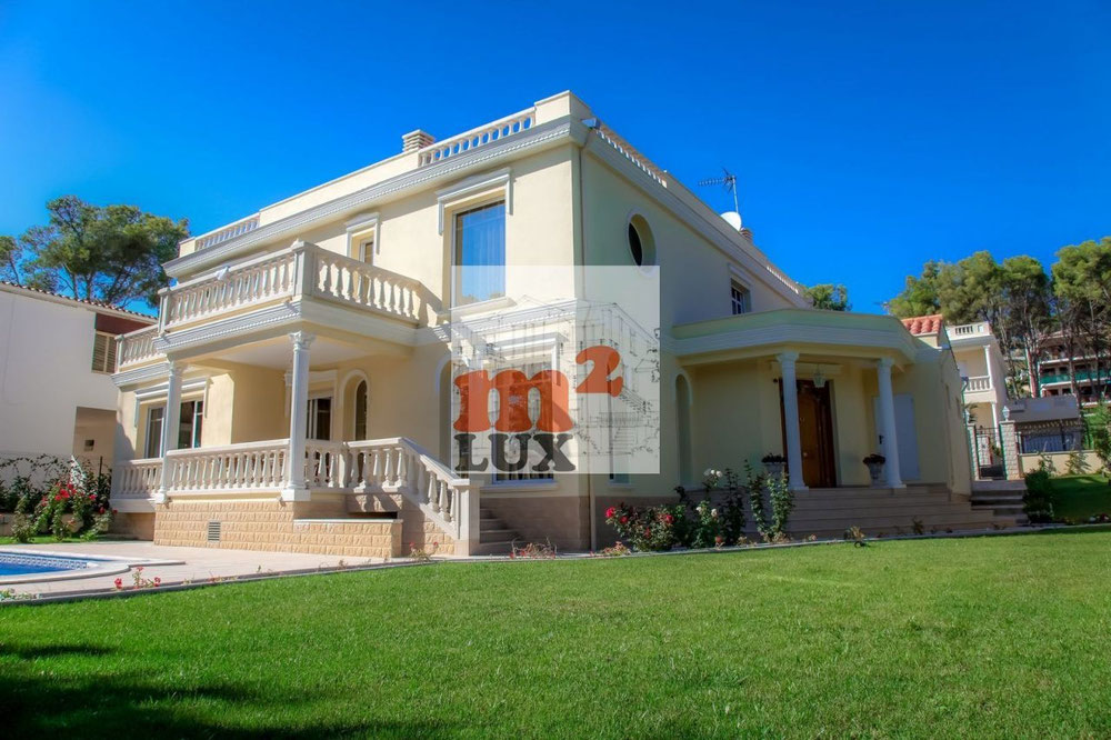 西班牙，加泰罗尼亚，赫罗纳的别墅 — 来自开发商和业主的房地产搜索引擎 GEOLN.COM. 照片 1