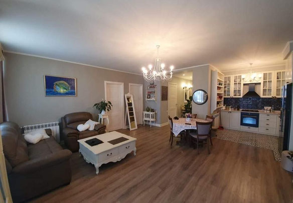 Продается 3-комнатная квартира