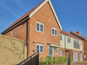 房地产在 St Michael's Hurst — look at the real estate search engine GEOLN.COM. 照片 2