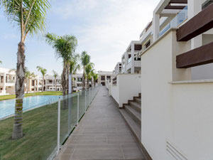 Bungalow 2 bedrooms 63 m² in Lago Jardin, Spain — Find off-plan property or real estate resale directly from developers and owners GEOLN.COM. Photo 5