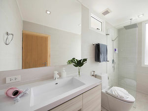 宽敞的4卧室泳池别墅，俯瞰山脉和大海 — 来自开发商和业主的房地产搜索引擎 GEOLN.COM. 照片 6