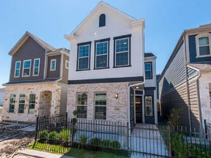 房地产在 Ashford Manor - Courtyard Homes — look at the real estate search engine GEOLN.COM. 照片 2